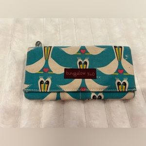 Bungalow 360 wallet in flamingo pattern